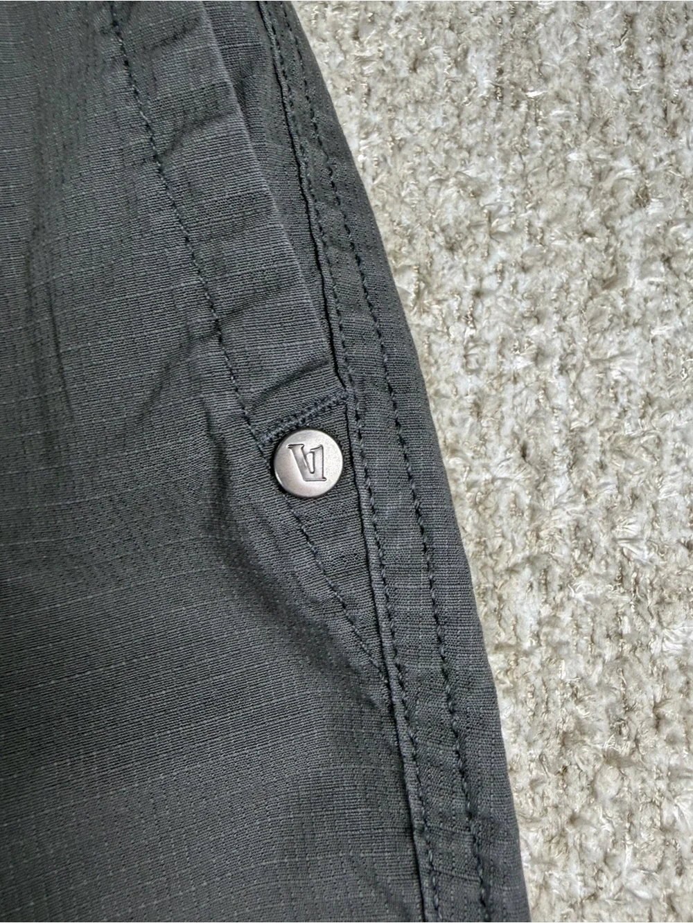 Vuori Men's Charcoal Gray Drawstring Joggers